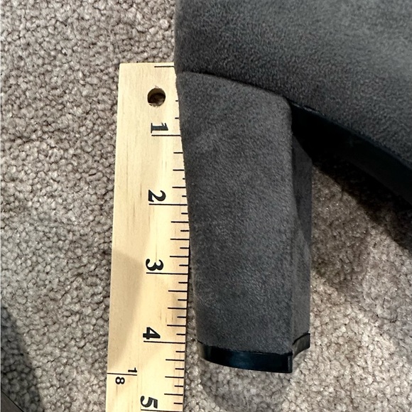 BeBE Charcoal  Gray Suede Heeled Boots- like  NEW - worn once-Size 8 - Picture 9 of 11